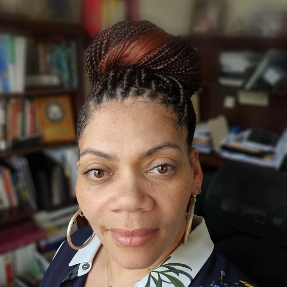 Meet your Posher, Monaé - Picture 1 of 1